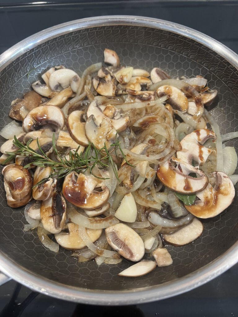 Pilz-Zwiebel Sauté (für Burger)