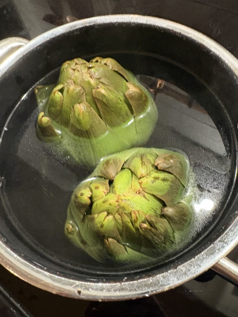 Artischocke mit Aioli