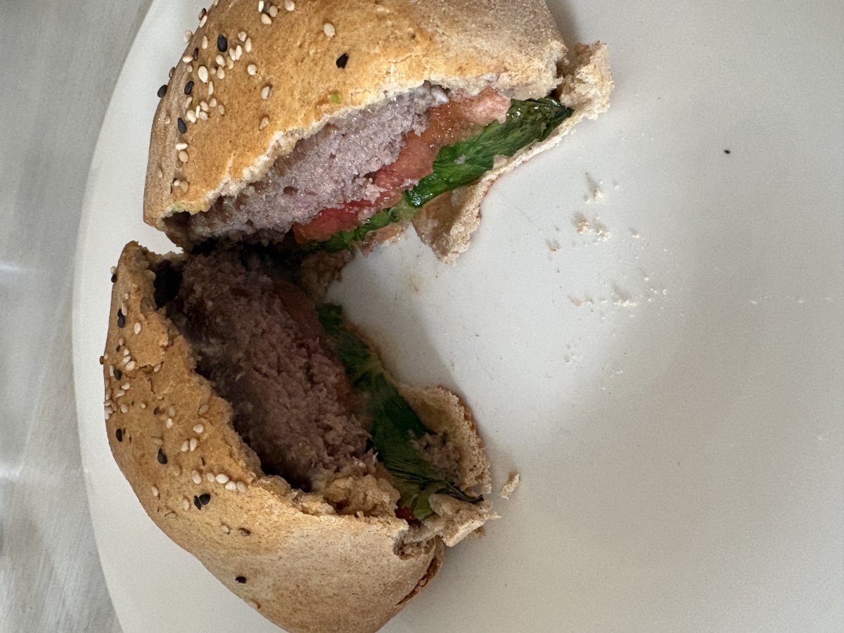 Burger eingebacken ins Brötchen