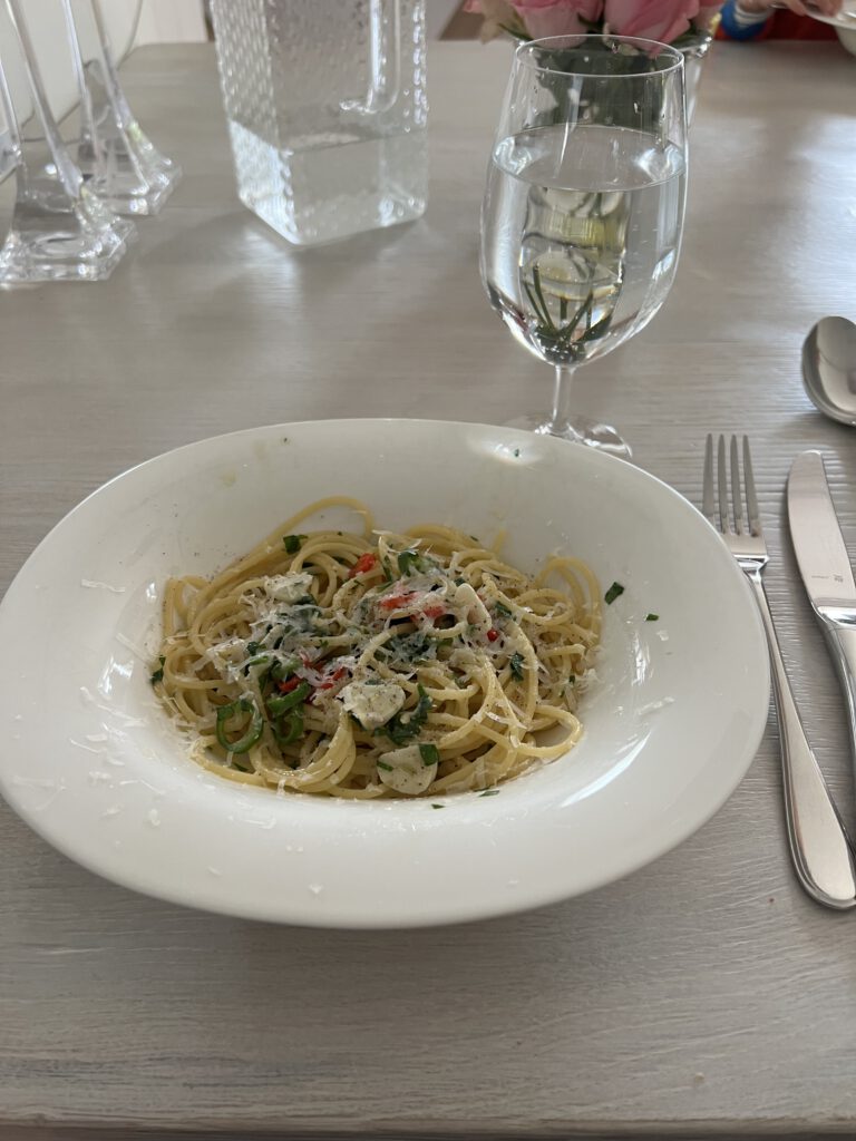 Spaghetti aglio, olio e peperoncini