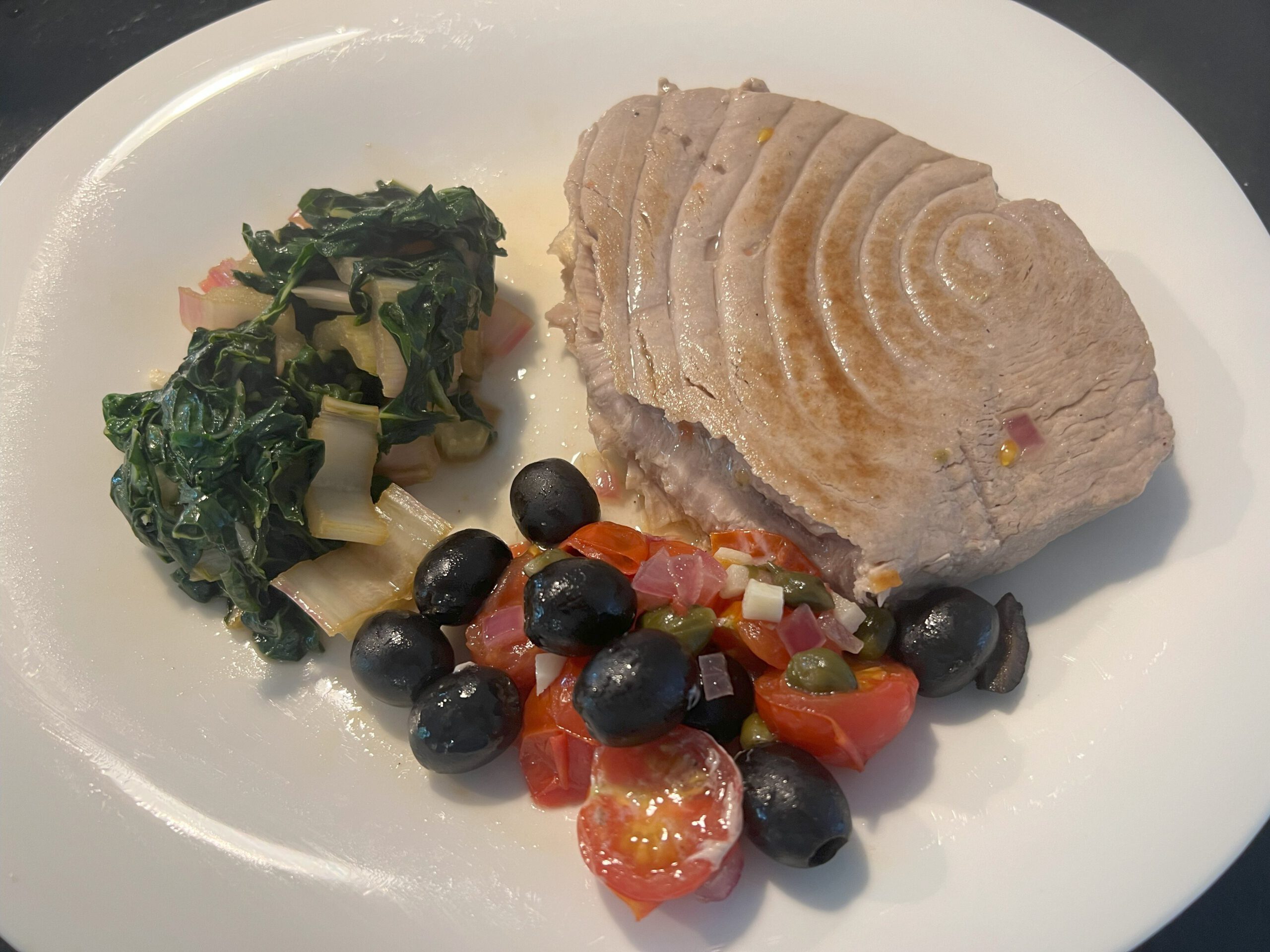 Thunfisch in Weißweinsoße mit Mangold
