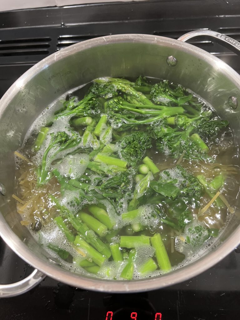 Grüne Gemüse Onepot-Pasta