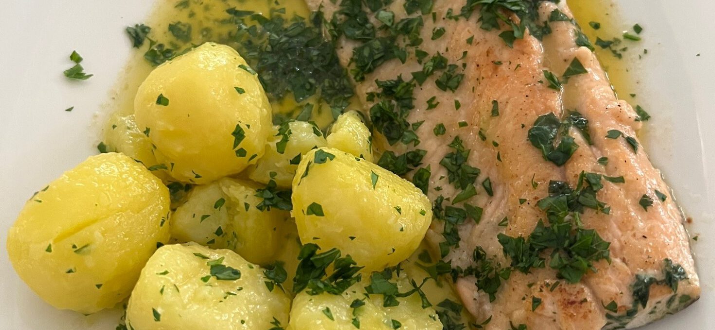 Forelle in Zitronen-Petersilien-Butter