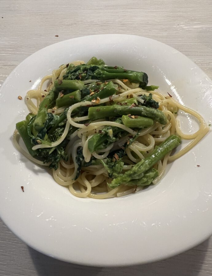 Grüne Gemüse Onepot-Pasta