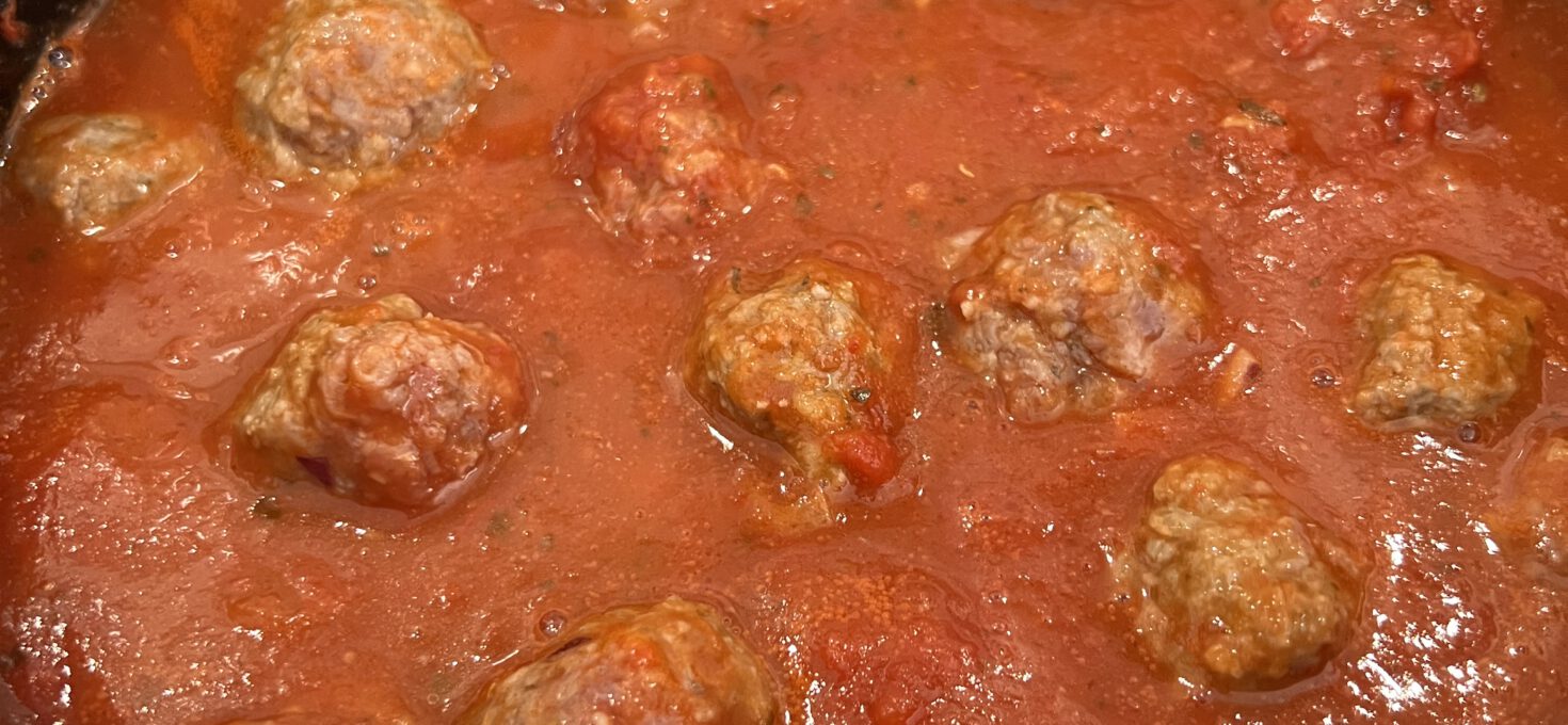 Hackbällchen in Tomatensoße