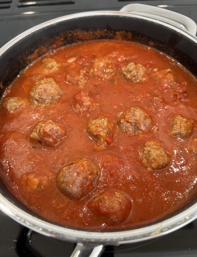Hackbällchen in Tomatensoße